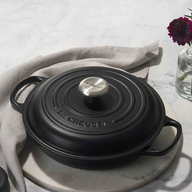 Le Creuset Signtature Cast Iron Shallow Casserole 26cm image number 24
